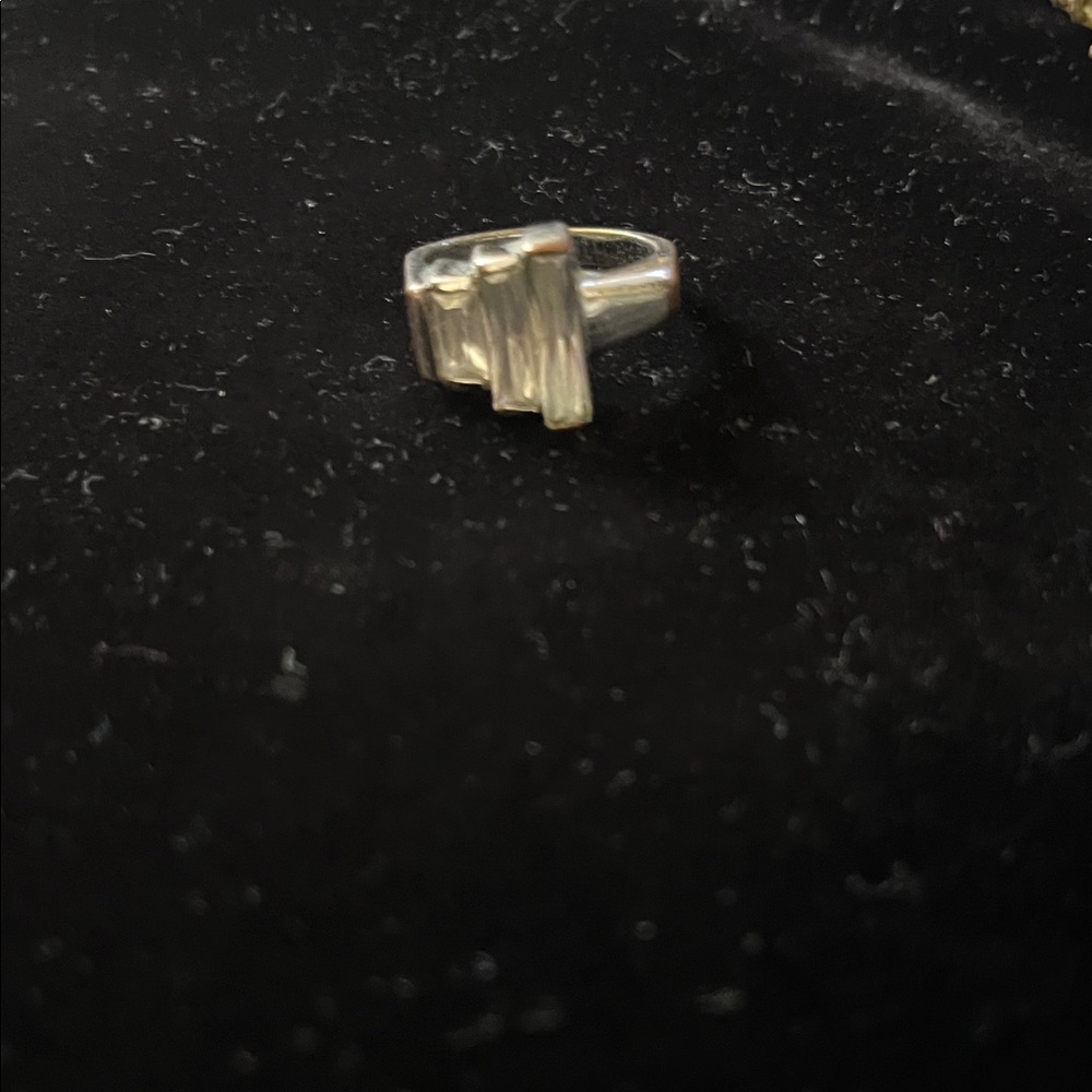 Elegant Gold and Silver Ring Set(5) - Picture 6 of 11